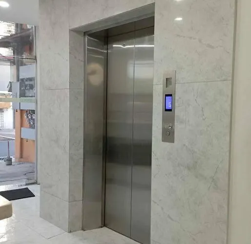 St. Marvin Makati M203 شقة